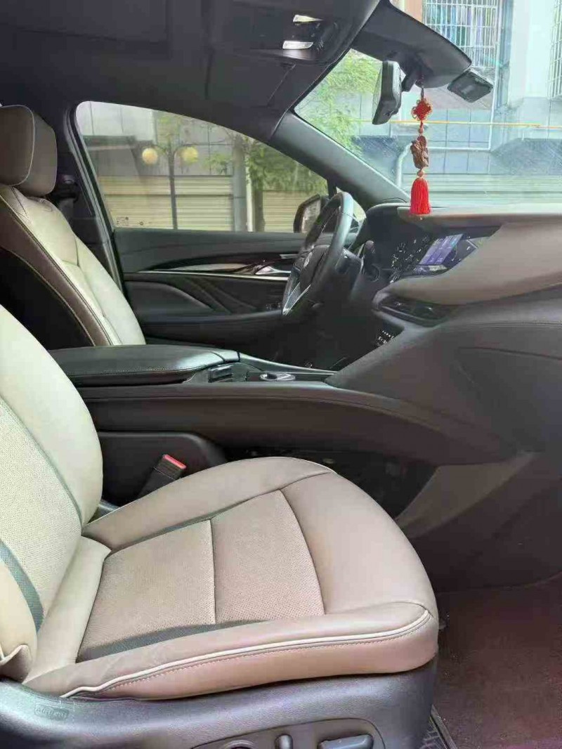 毕节21年别克昂科旗7