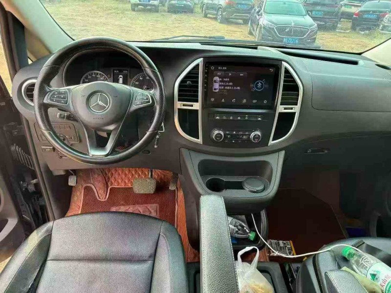 济宁18年奔驰威霆5
