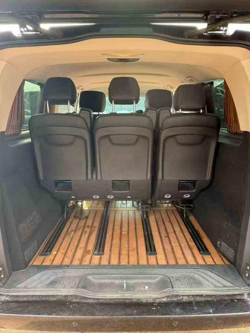 济宁18年奔驰威霆6