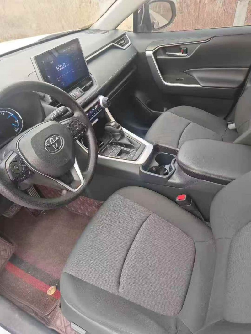 济宁21年丰田RAV4荣放4