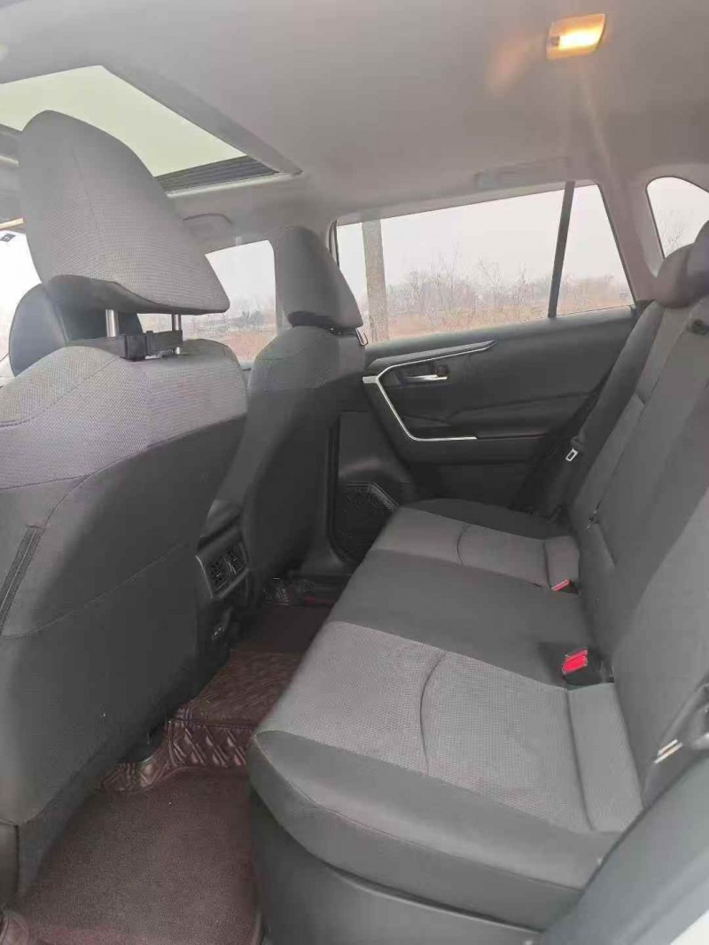 济宁21年丰田RAV4荣放5