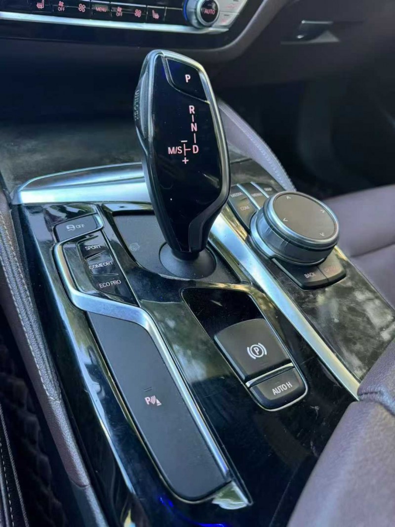 昆明20年宝马5系4