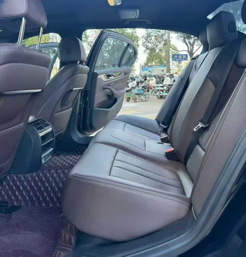 昆明20年宝马5系5