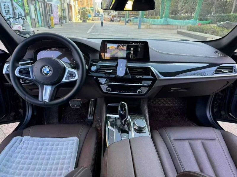 昆明20年宝马5系6