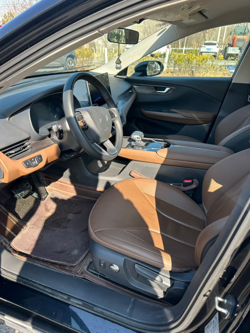 青岛23年红旗E-QM54