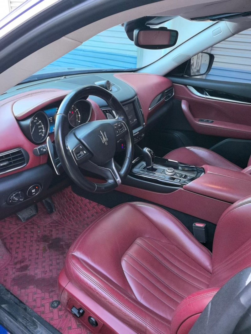 青島18年瑪莎拉蒂Levante4