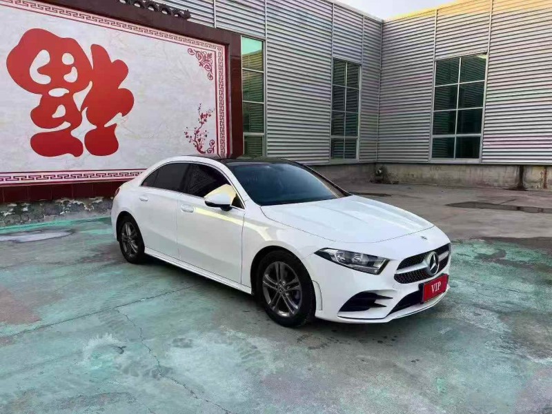 济宁23年奔驰A3