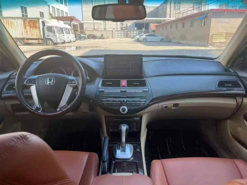 济宁13年本田雅阁3