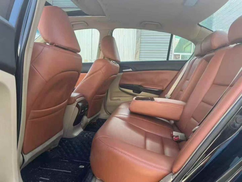 济宁13年本田雅阁5