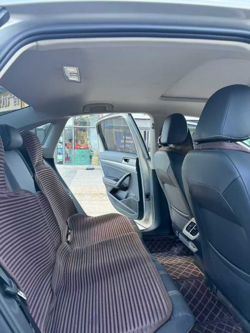 昆明21年大众朗逸4