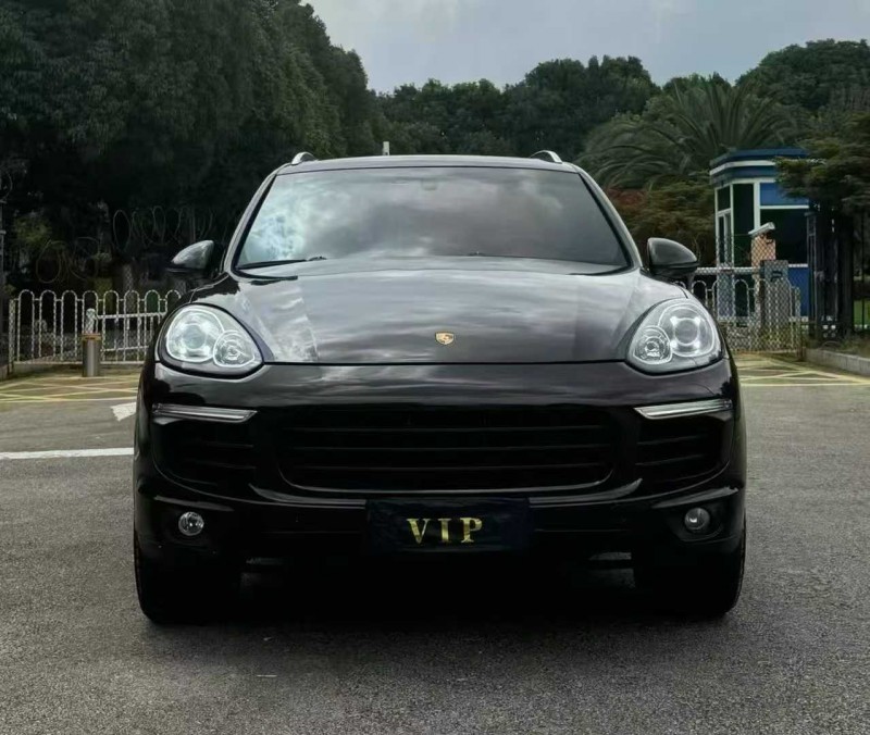 昆明16年保時捷卡宴1