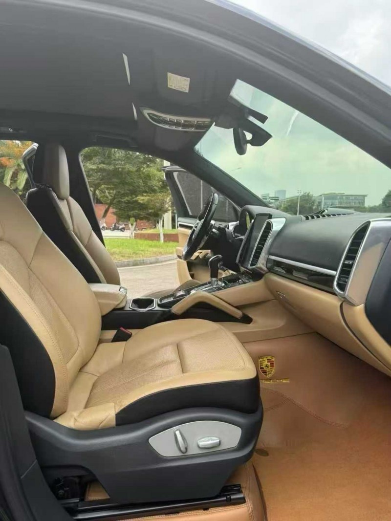 昆明16年保時捷卡宴5