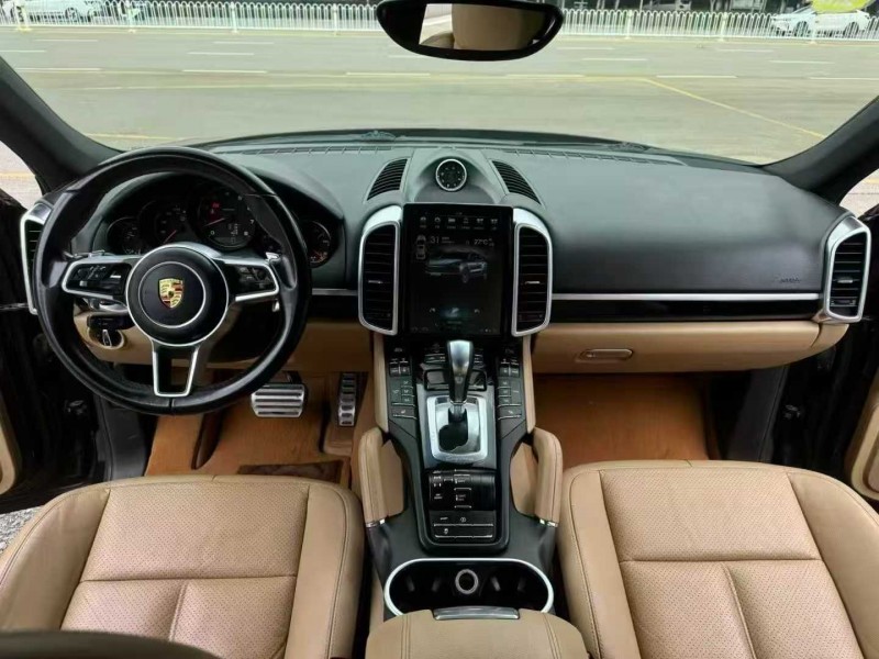 昆明16年保時捷卡宴6