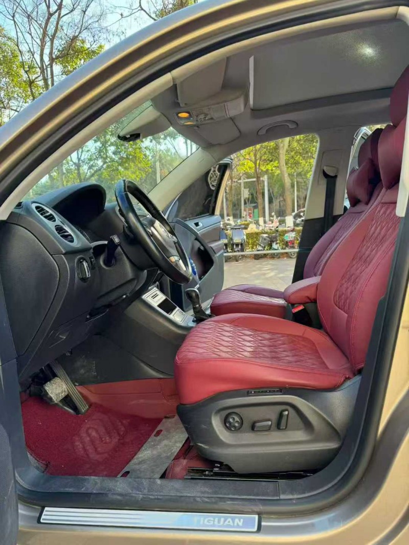 昆明13年大众途观5