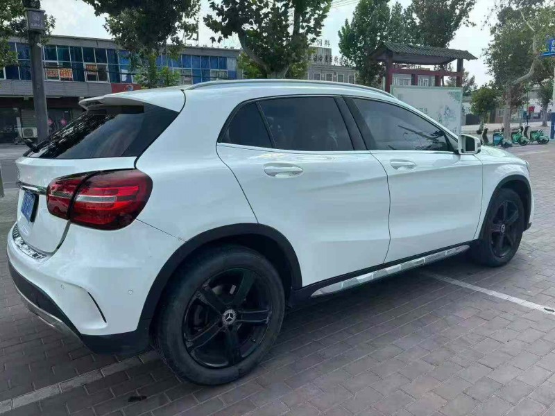 昆明20年奔驰GLA6