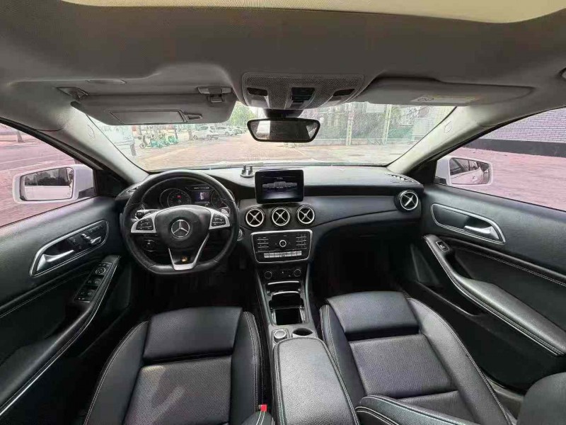 昆明20年奔驰GLA7