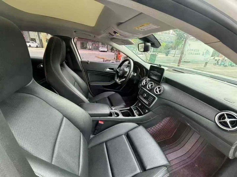 昆明20年奔驰GLA9