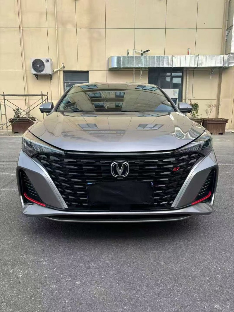 襄阳24年长安汽车逸动1