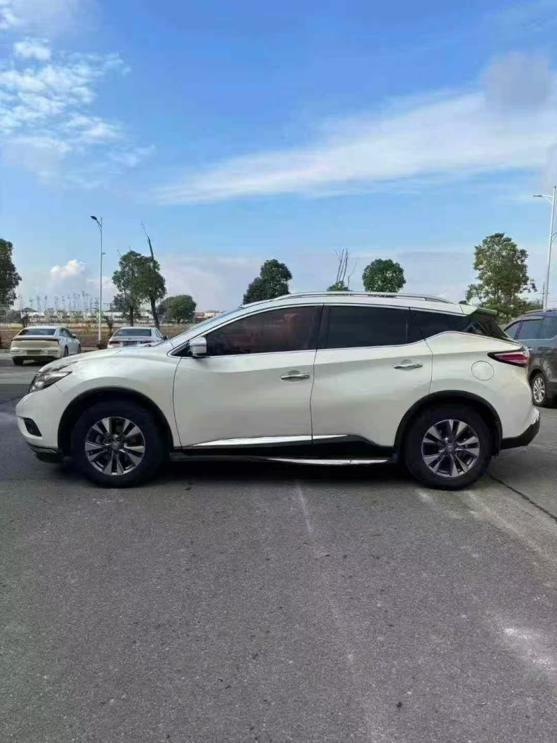 襄阳18年日产楼兰5