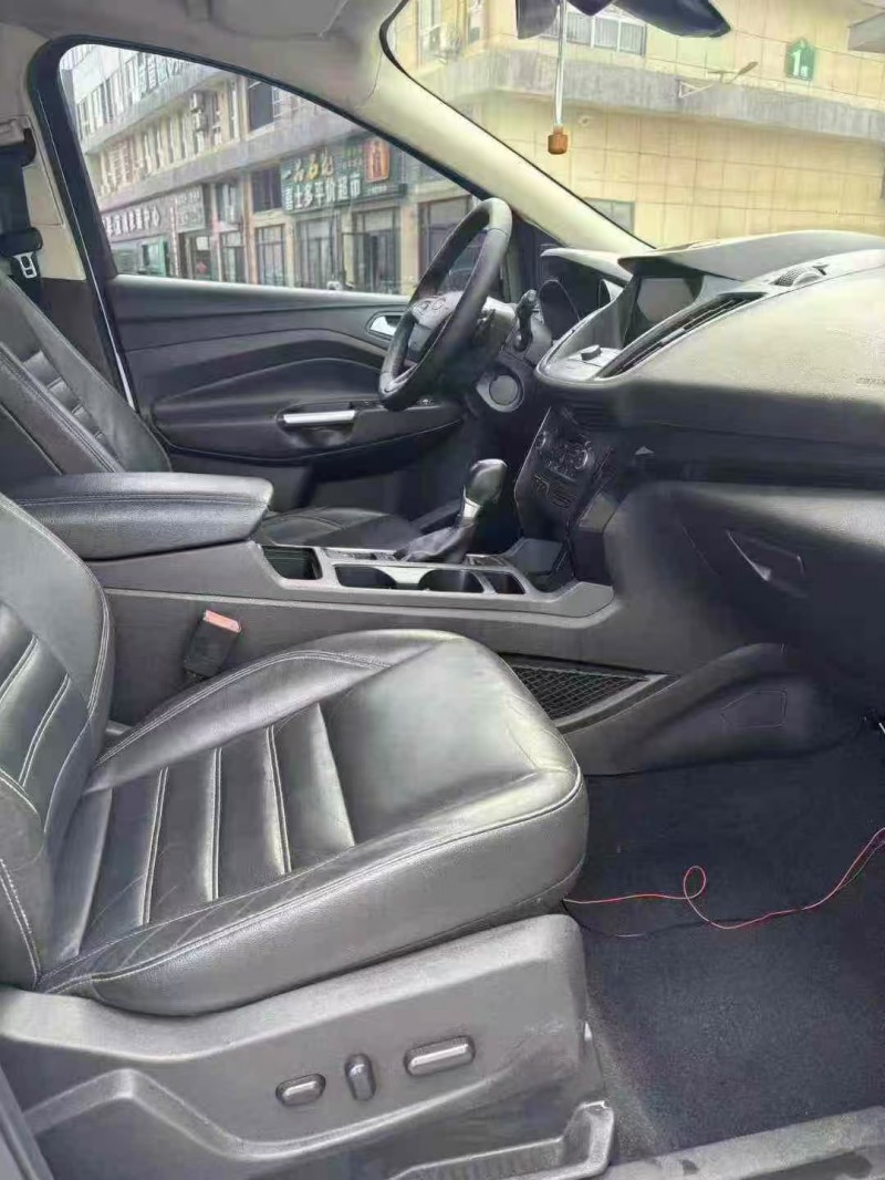 襄阳17年福特翼虎8