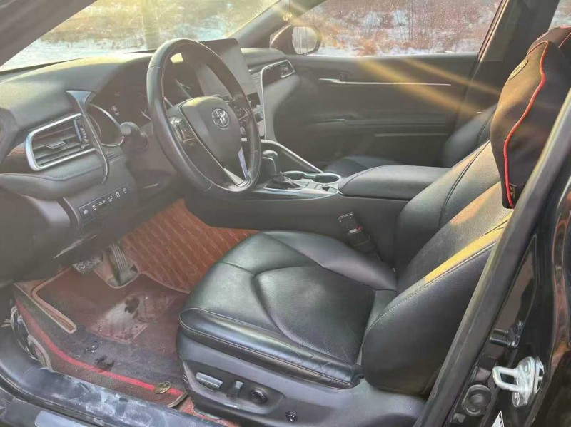 郑州23年丰田凯美瑞9