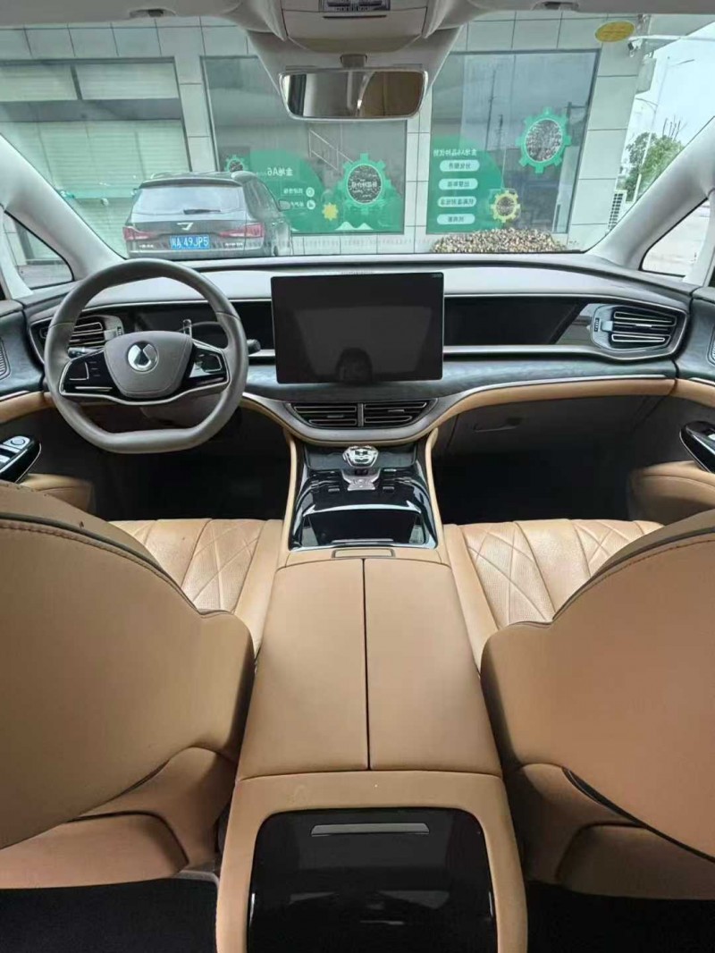 襄阳23年腾势D97