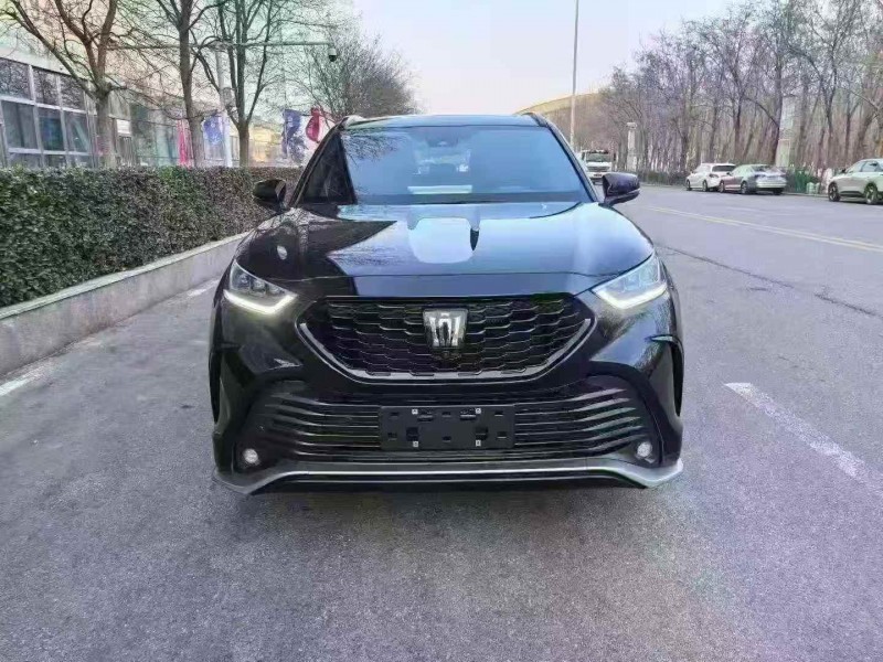 承德25年丰田皇冠1