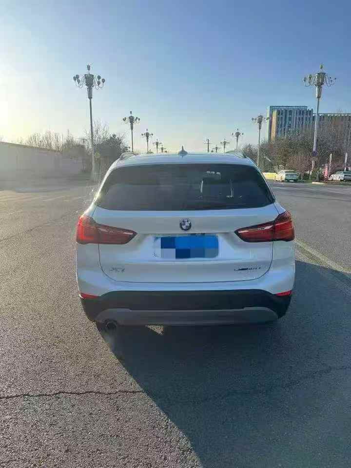 承德18年宝马X17