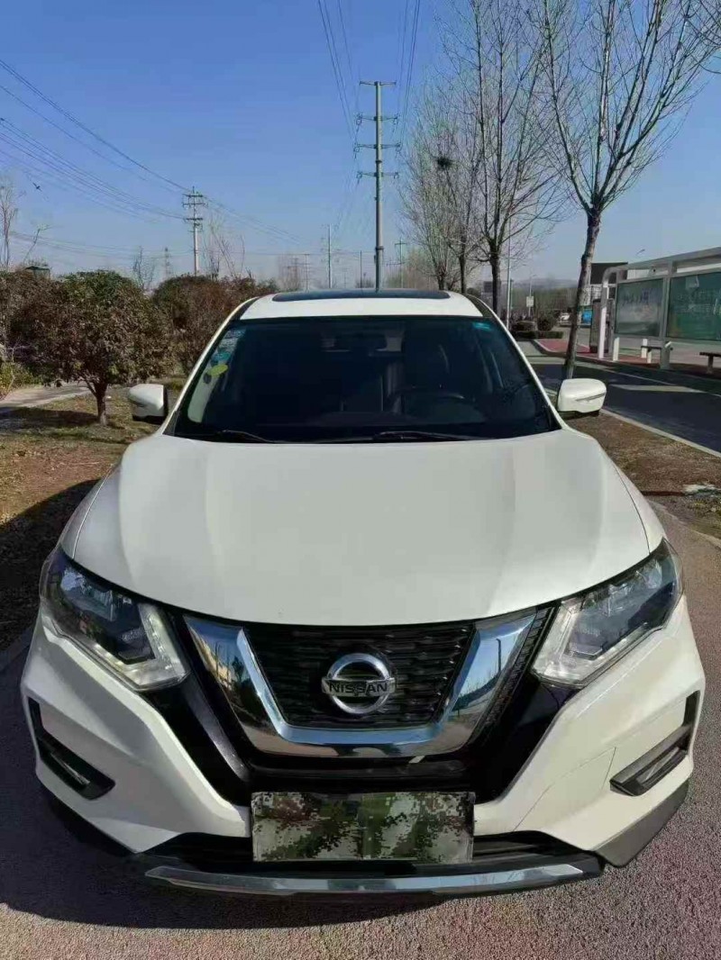 枣庄18年日产奇骏1