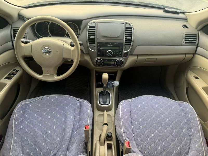 新乡18年日产轩逸4