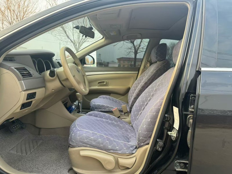 新乡18年日产轩逸6