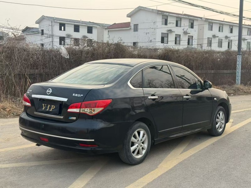 新乡18年日产轩逸7