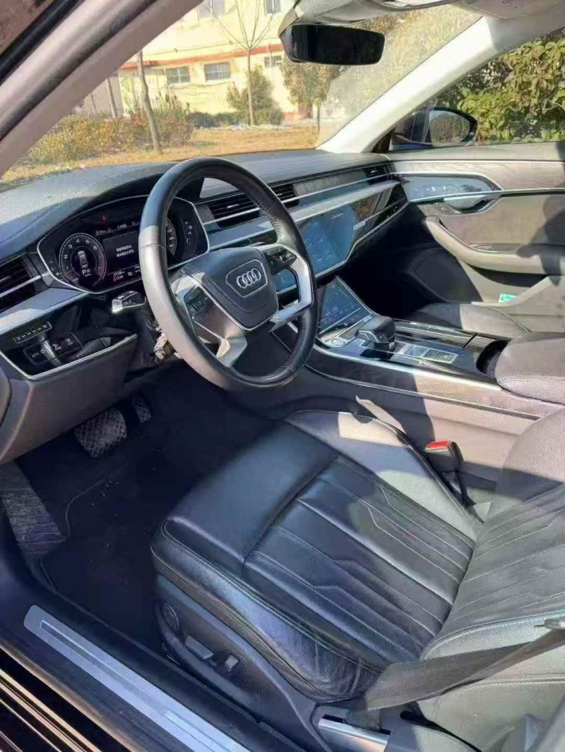 烟台19年奥迪A8L4