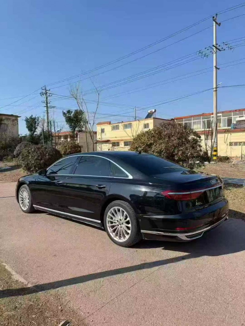 烟台19年奥迪A8L7