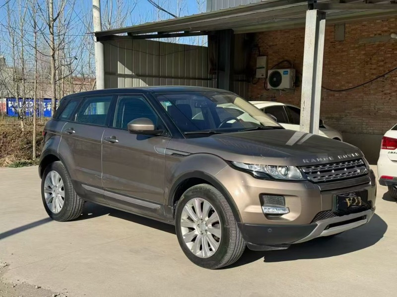 新乡17年路虎极光3