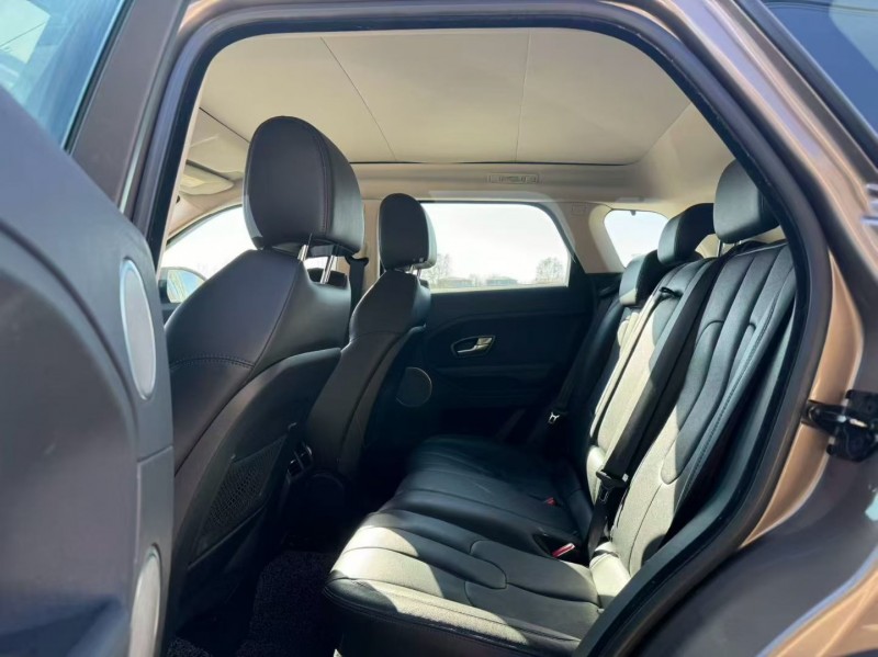 新乡17年路虎极光5