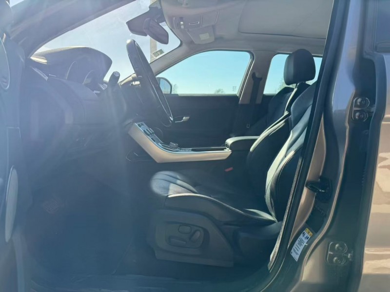 新乡17年路虎极光6