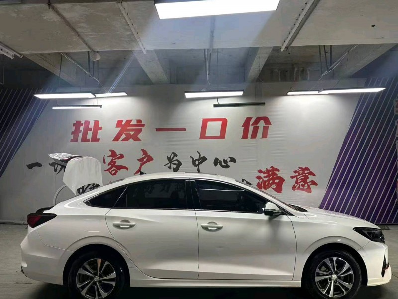 成都23年长安汽车逸动3