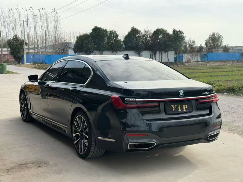 新乡21年宝马7系8