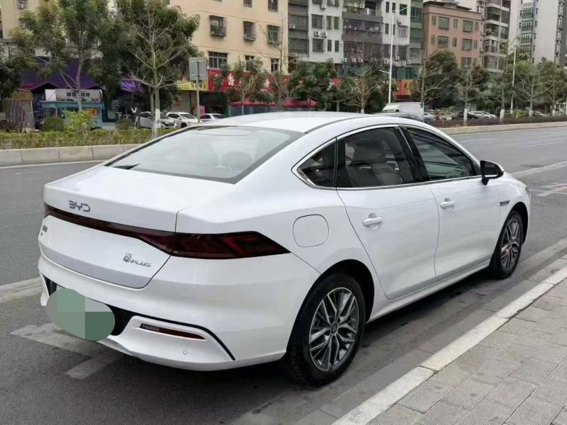 广州25年比亚迪秦8