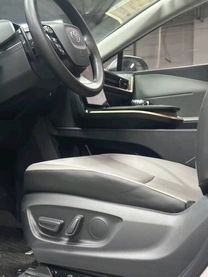 成都25年丰田BZ3Pro5