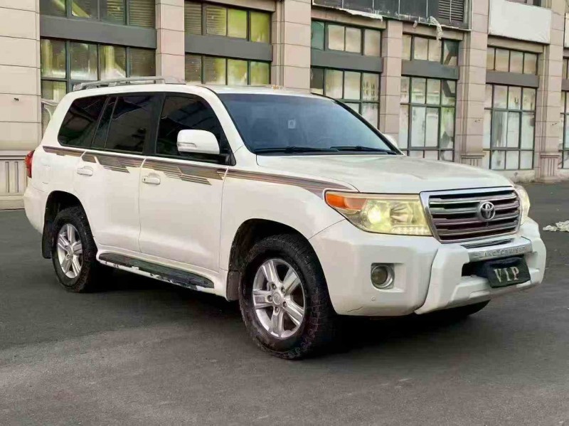 南平16年丰田兰德酷路泽2