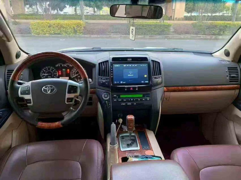 南平16年丰田兰德酷路泽4