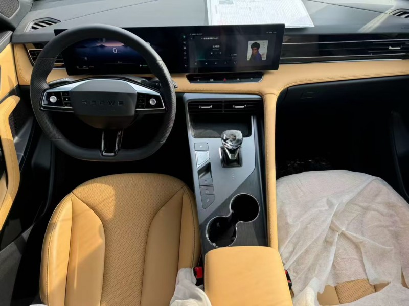 新乡25年荣威RX54