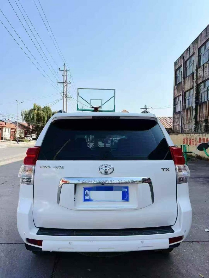 济宁10年丰田普拉多9