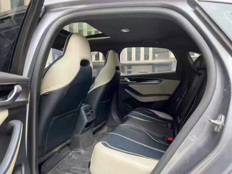 广州21年比亚迪秦8