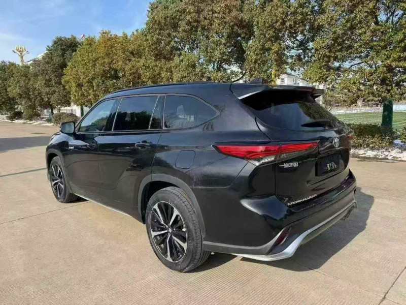 常州23年丰田皇冠8