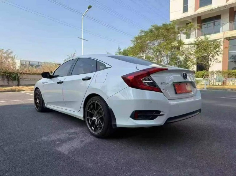 广州21年本田思域8