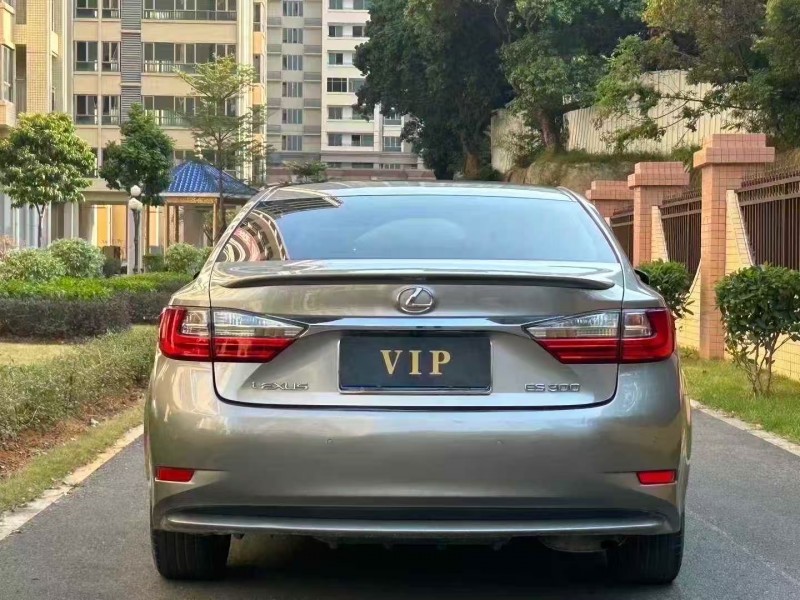 东莞18年雷克萨斯ES8