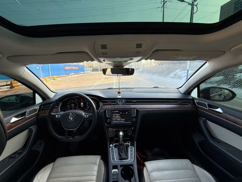 青岛18年大众迈腾4